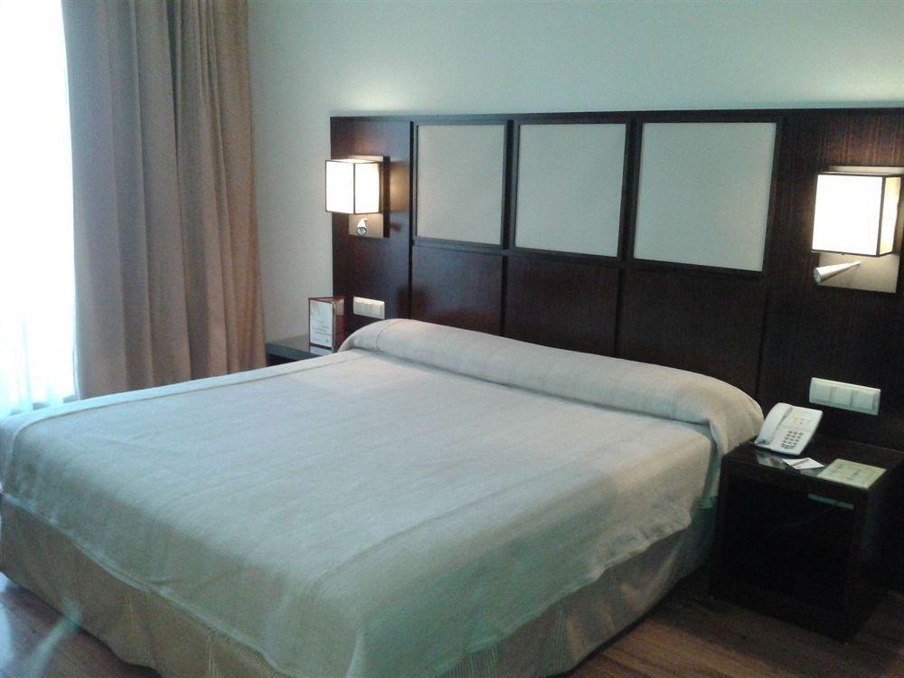 Hotel Isla De La Garena Alcalá de Henares Dış mekan fotoğraf