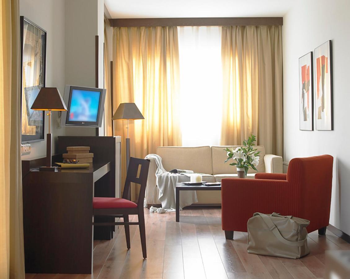 Hotel Isla De La Garena Alcalá de Henares Dış mekan fotoğraf