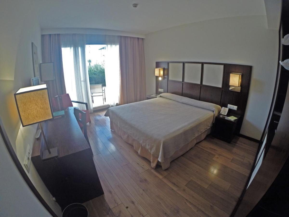 Hotel Isla De La Garena Alcalá de Henares Dış mekan fotoğraf