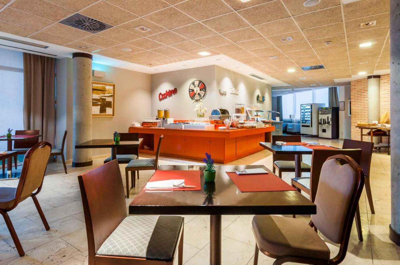 Hotel Isla De La Garena Alcalá de Henares Dış mekan fotoğraf