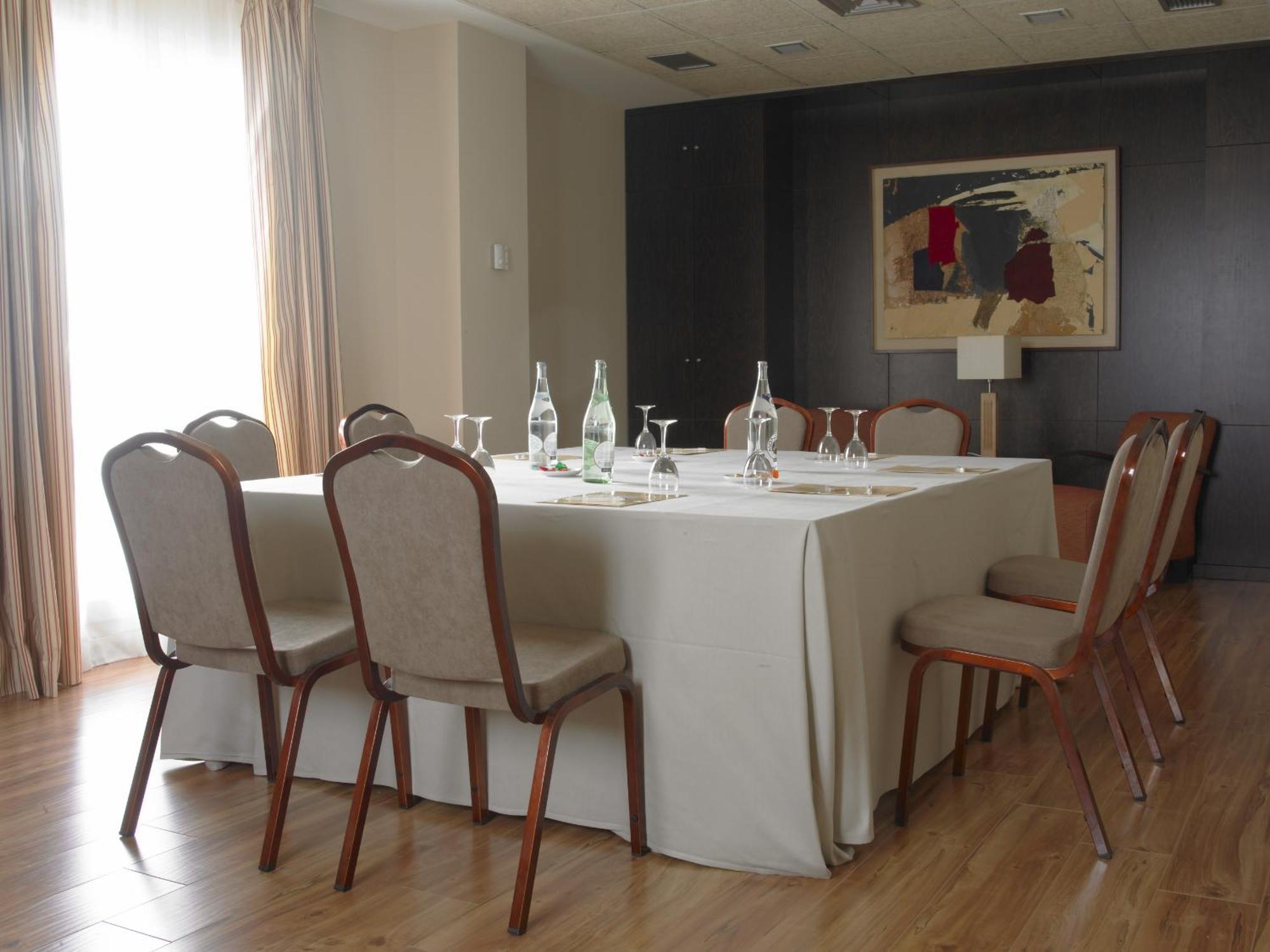 Hotel Isla De La Garena Alcalá de Henares Dış mekan fotoğraf