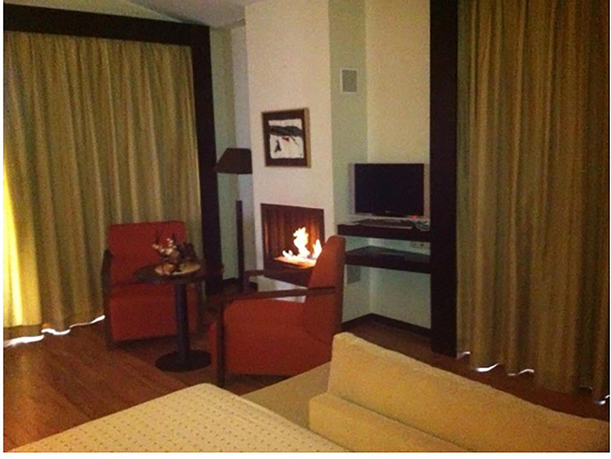 Hotel Isla De La Garena Alcalá de Henares Dış mekan fotoğraf