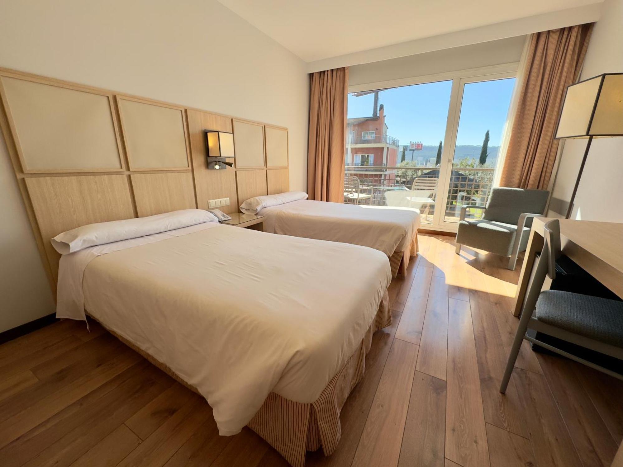 Hotel Isla De La Garena Alcalá de Henares Dış mekan fotoğraf