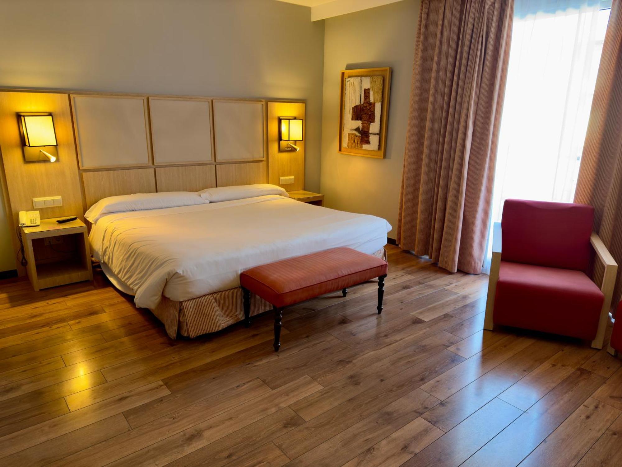 Hotel Isla De La Garena Alcalá de Henares Dış mekan fotoğraf