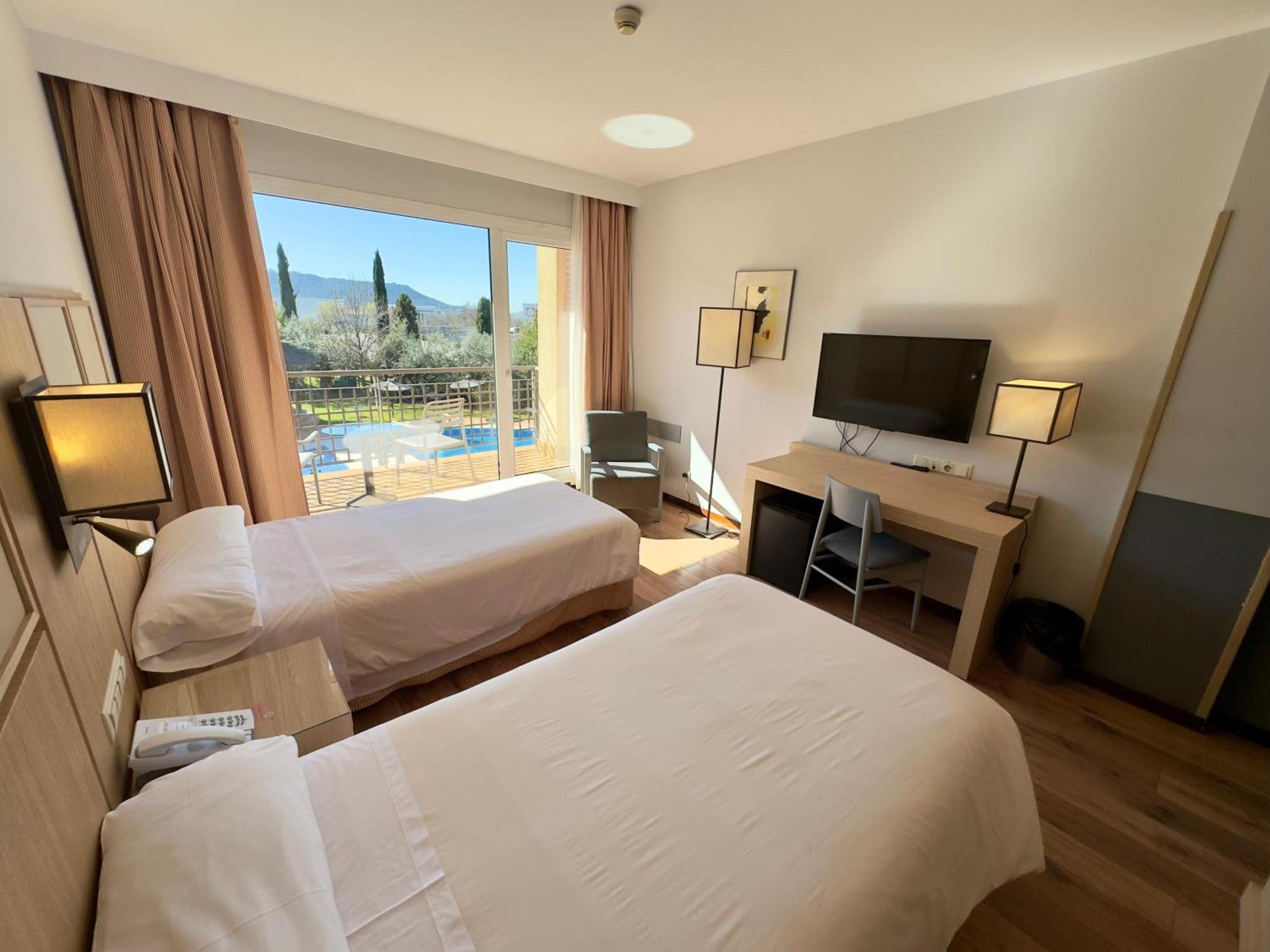 Hotel Isla De La Garena Alcalá de Henares Dış mekan fotoğraf