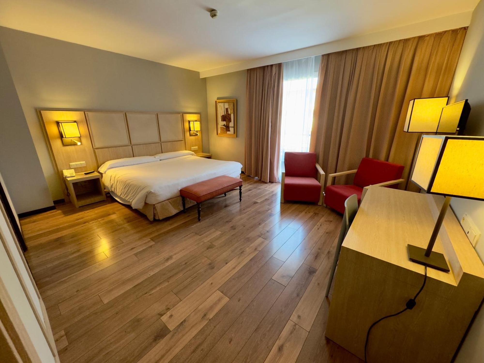 Hotel Isla De La Garena Alcalá de Henares Dış mekan fotoğraf